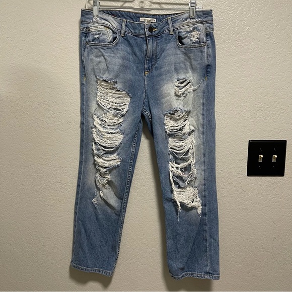 Alice + Olivia Midrise Amazing Ripped Boyfriend Jeans Size 30 - Picture 2 of 8